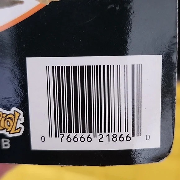 Styracosaurus Dinosaur Toy with Real Skin and Bones - Picture 2 of 5